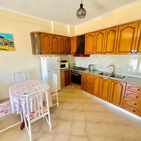 N&e 1 In Durres, Beach. Apartman